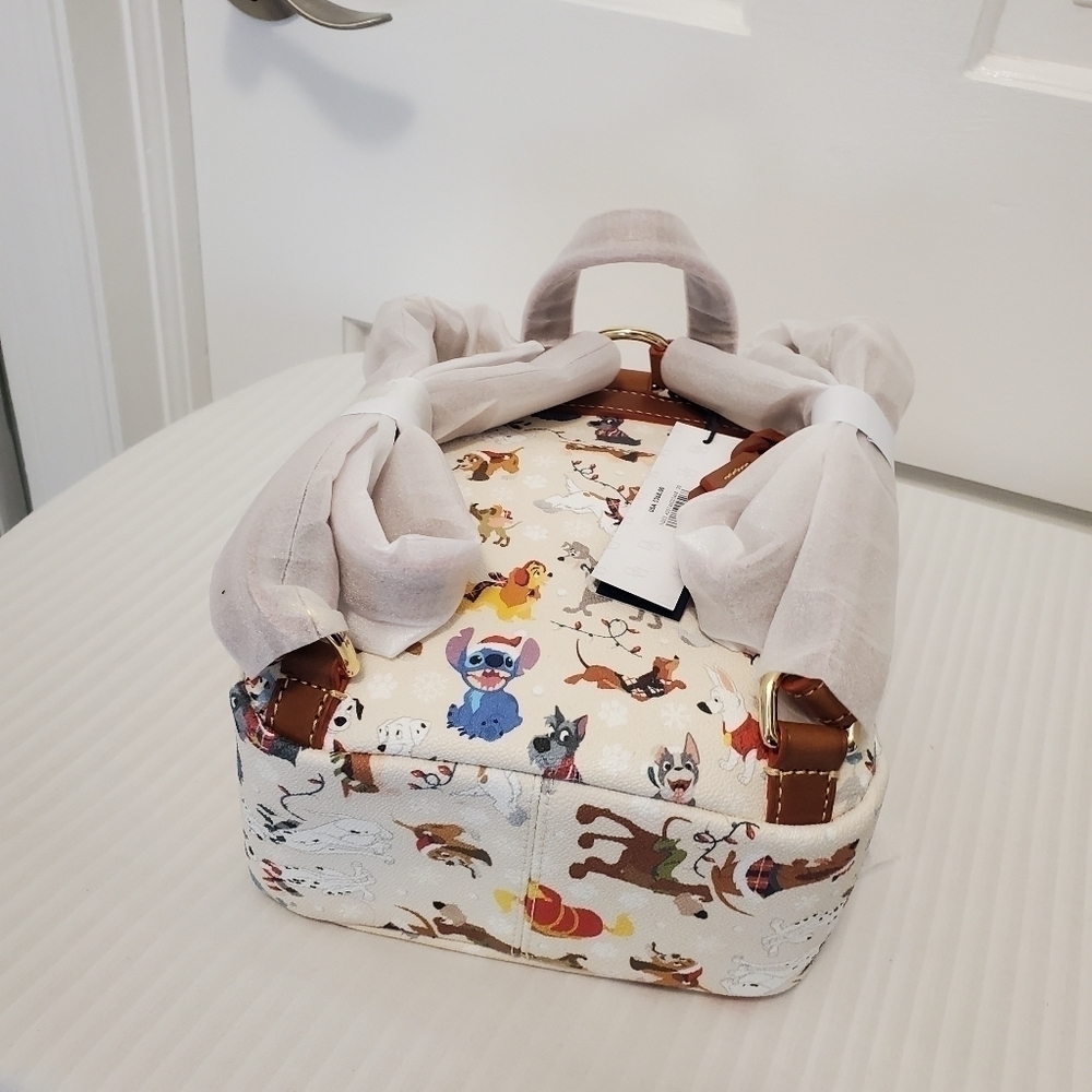 NWT Disney's Dooney & Bourke Holiday Santa's TAIL Backpack, collector's - Picture 5 of 10